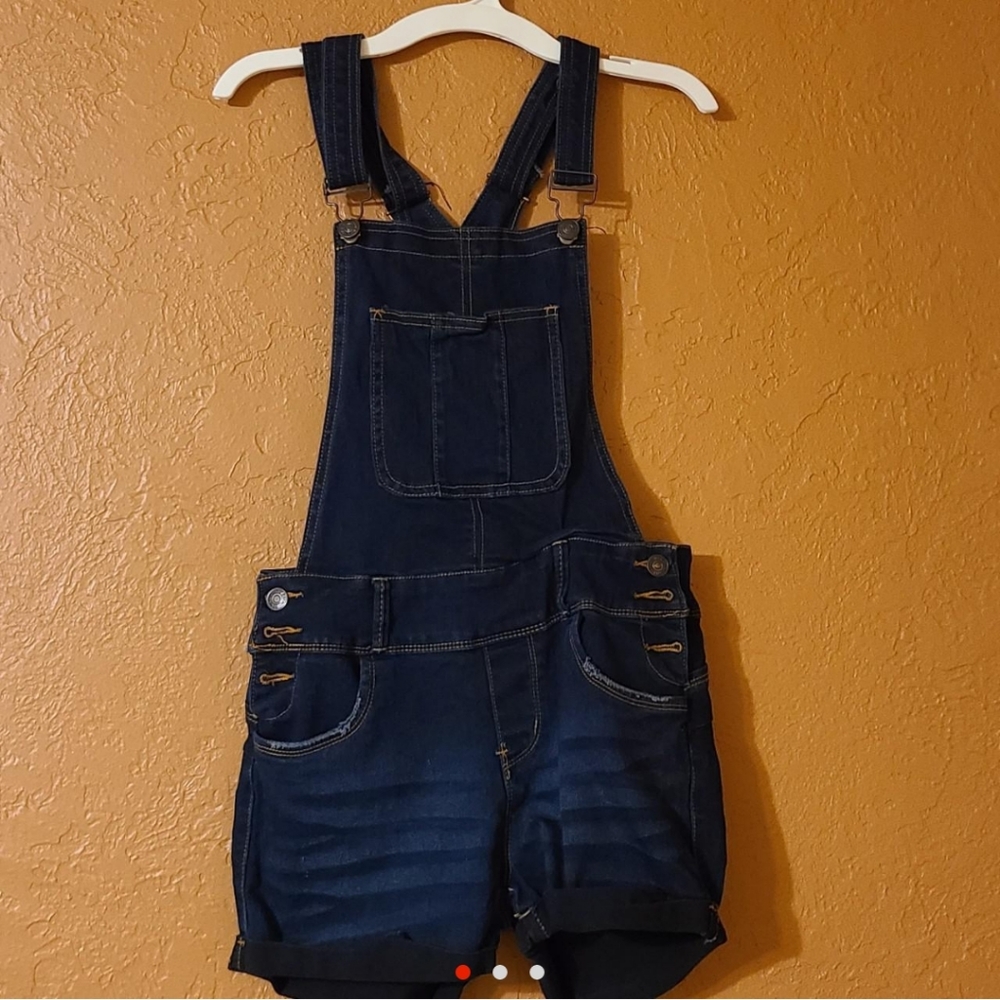 Cute overall Jean shorts